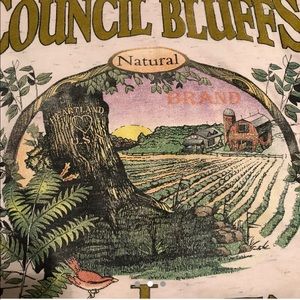 Thrifted Iowa baby pink graphic t